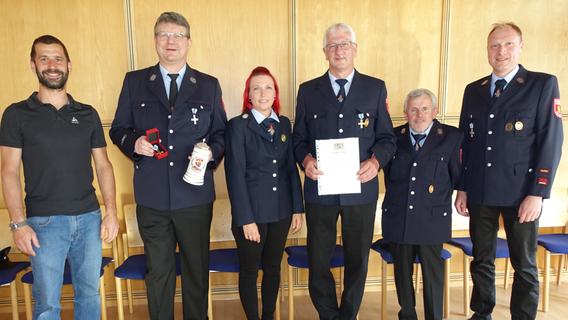 40 Jahre aktive Dienstzeit: Hartenstein ehrte Feuerwehrleute