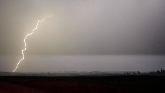 Jetzt warnt der DWD: Nach Super-Frühling - hier in Mittelfranken drohen Unwetter