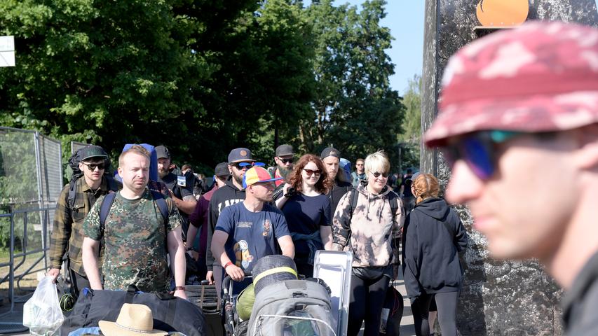 Zehntausende reisen aus Nürnberg ab: Aufräumen nach Rock im Park beginnt