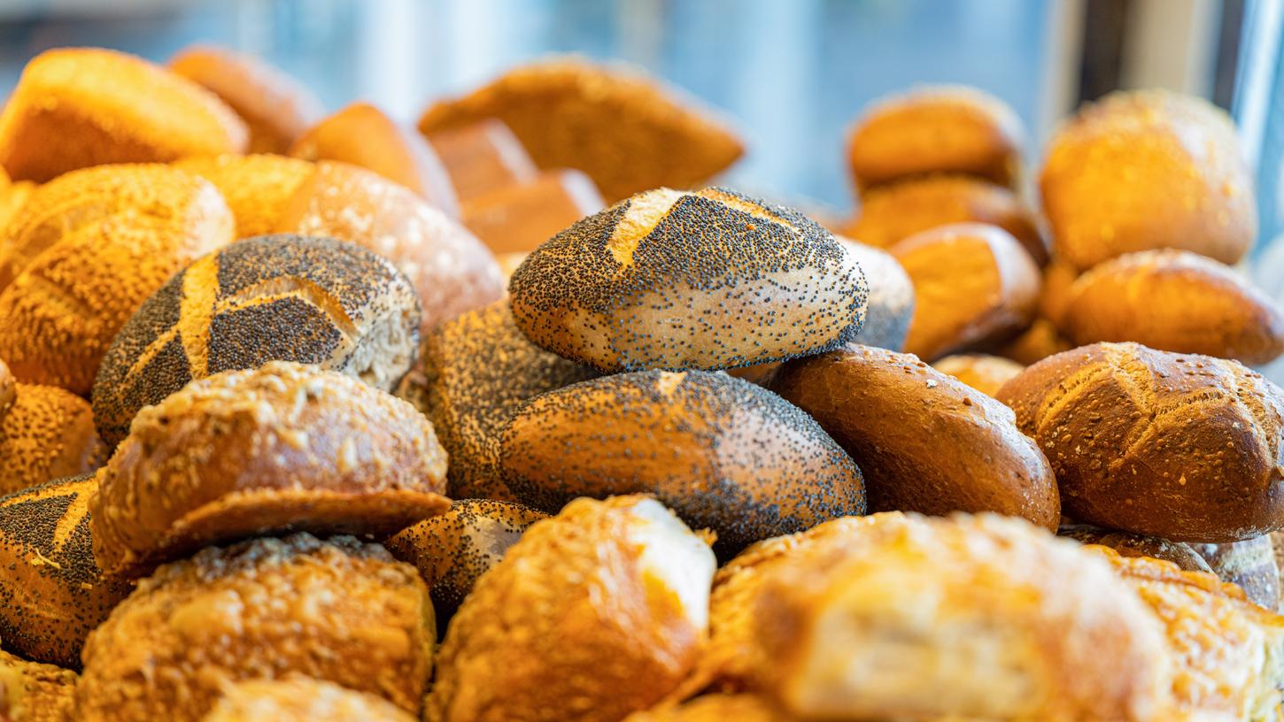 Ein Polizist nahm einen Exhibitionisten in einer Regensburger Bäckerei fest. Ein Polizist nahm einen Exhibitionisten in einer Regensburger Bäckerei fest.