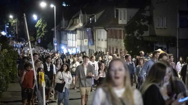 Um kurz nach Mitternacht ist alles vorbei. Für einige geht es nun zu den Afterberg-Partys, andere gehen trauernd nach Hause. Der nächste Berg, er wird erst im nächsten Jahr wiederkommen.