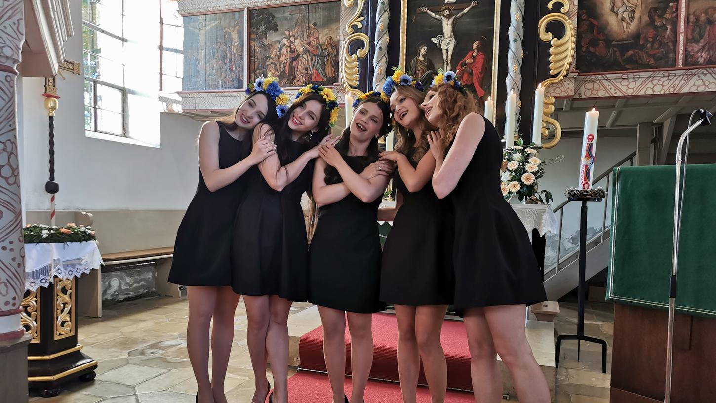 Mit drei Benefizkonzerten in Weißenburg, Auernheim und Wettelsheim will sich das „Ladies Trio“ aus Lviv/Ukraine im Landkreis für die viele Unterstützung bedanken und zugleich Spenden sammeln. Mit drei Benefizkonzerten in Weißenburg, Auernheim und Wettelsheim will sich das „Ladies Trio“ aus Lviv/Ukraine im Landkreis für die viele Unterstützung bedanken und zugleich Spenden sammeln.