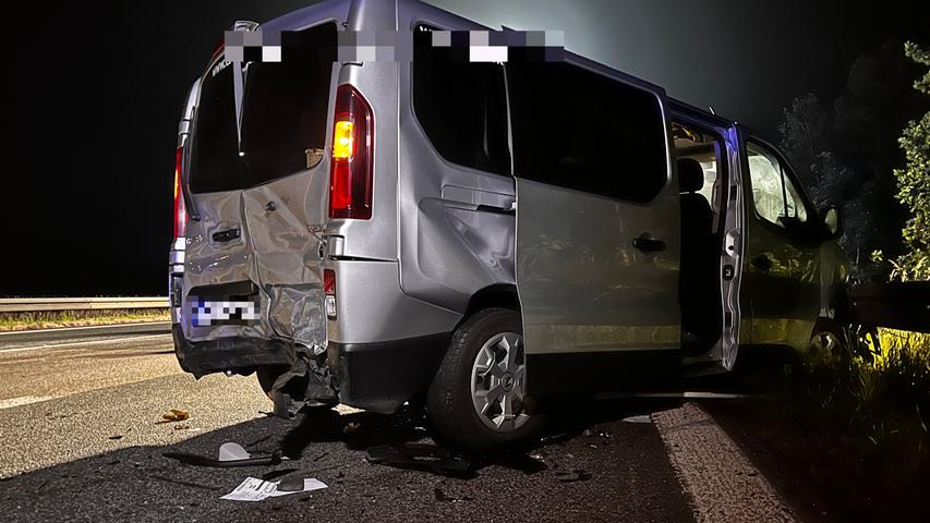 Wie die Verkehrspolizei Ansbach berichtet, nahm der Unfall am Mittwoch um 0.55 Uhr seinen Anfang.