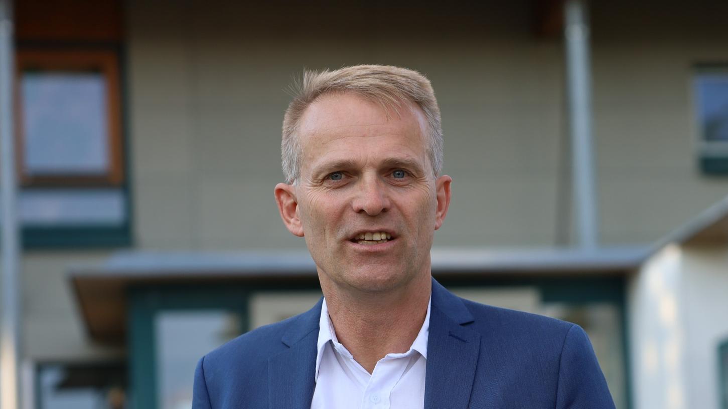 Bernd Müller wird neuer Bürgermeister in der Gemeinde Vestenbergsgreuth. Bernd Müller wird neuer Bürgermeister in der Gemeinde Vestenbergsgreuth.