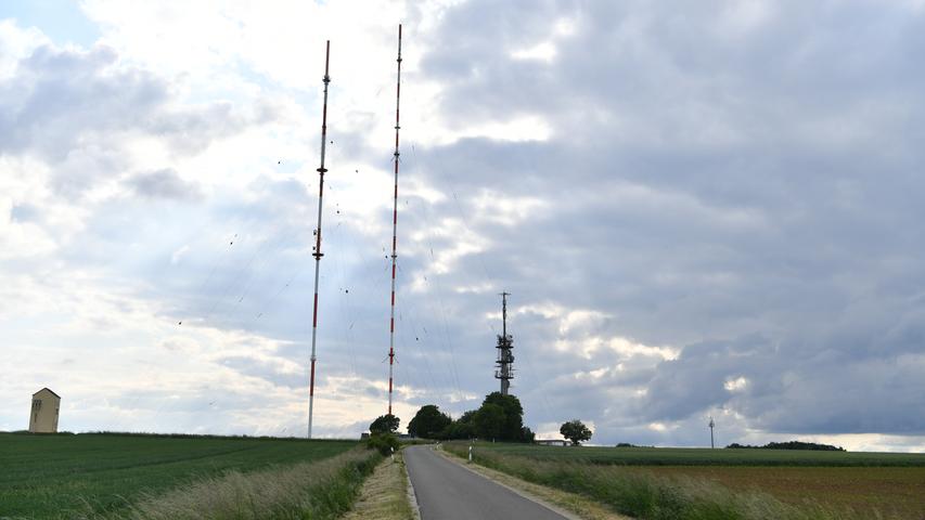 Das Wahrzeichen des Dillbergs: Die große Sendeanlage des bayerischen Rundfunkes.
