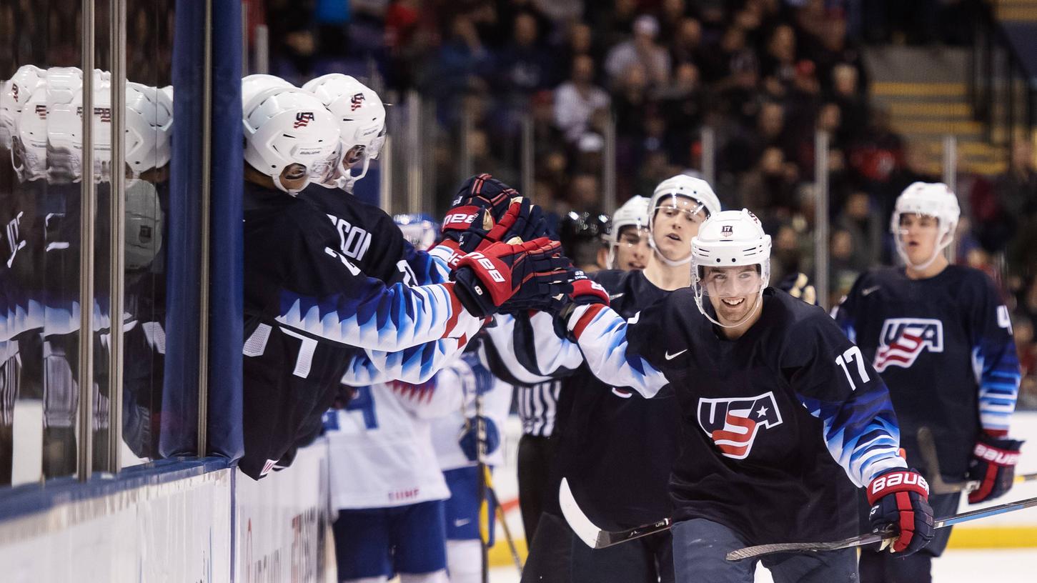 Wer bei den gängigen Fotoagenturen ein Bild von Evan Barratt auftreiben will, muss etwas tiefer graben: Hier feiert er 2018 bei der U20-WM einen Treffer für Team USA.