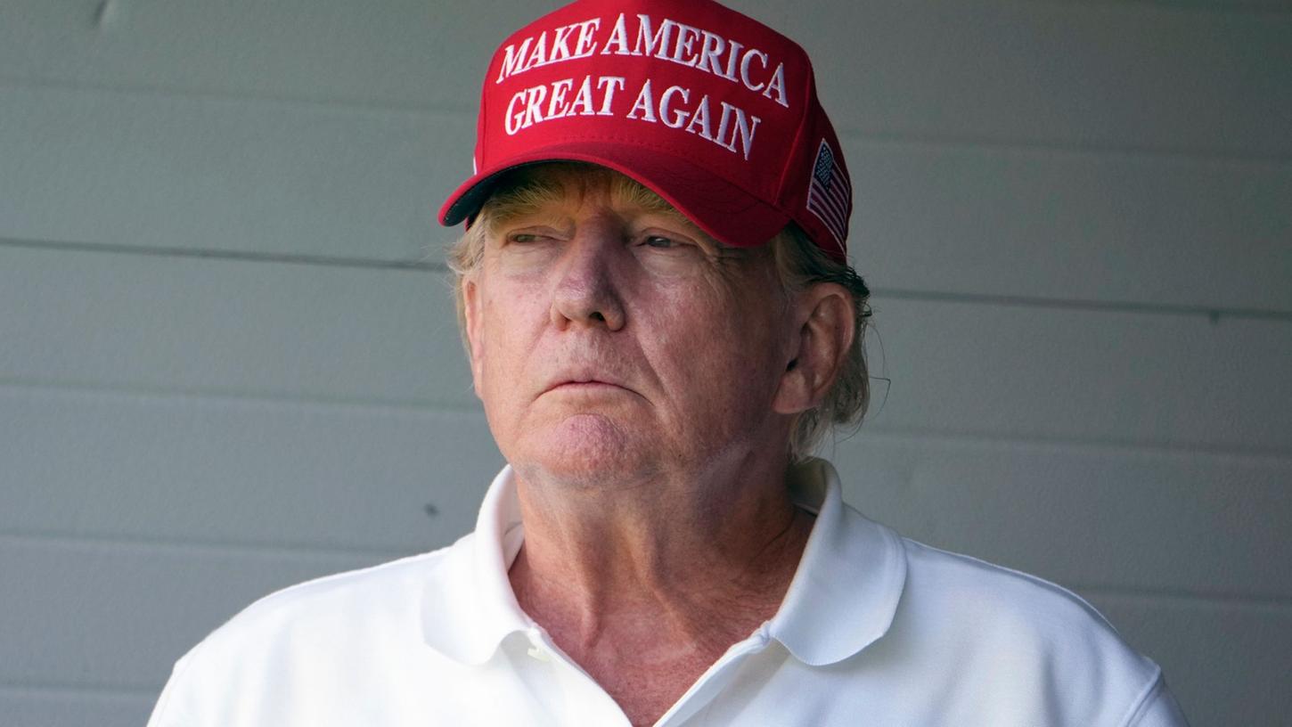 Ex-US-Präsident Donald Trump auf dem Gelände des Trump National Golf Club in Virginia.