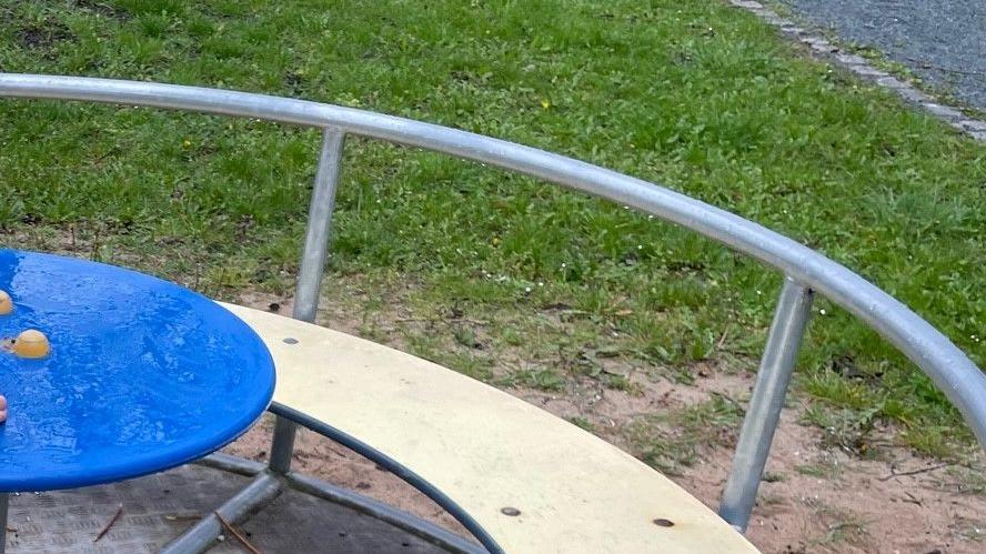 Auf einem Spielplatz in Neustadt/Aisch gab es laut Polizei eine "unschöne Szene".