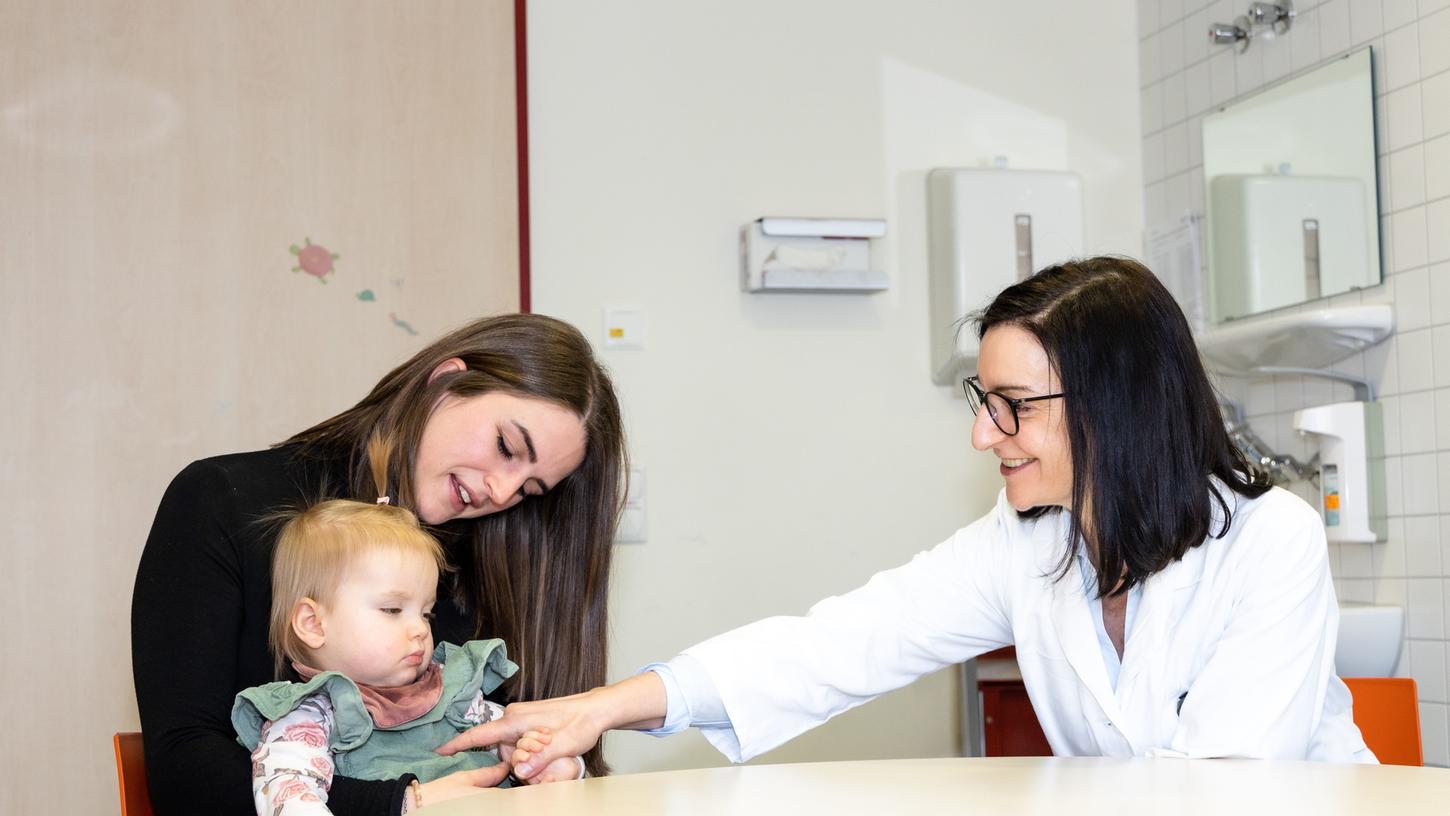 Das Sozialpädiatrischen Zentrums des Uniklinikums Erlangen feiert Jubiläum. Ein interdisziplinäres Team betreut hier täglich Kinder und Jugendliche mit akuten und chronischen neurologischen sowie chronischen pädiatrischen Erkrankungen.   