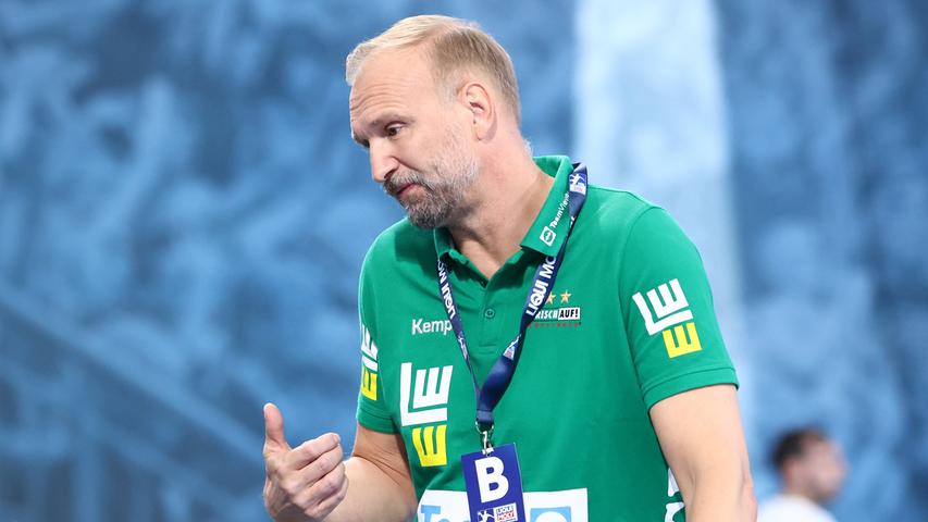 Enttäuschung beim letzten Kurt-Leucht-Weg-Besuch: In der Hinrunde der just abgelaufenen Saison gab es für Hartmut Mayerhoffer, damals noch Göppingen-Trainer, nichts zu holen. Enttäuschung beim letzten Kurt-Leucht-Weg-Besuch: In der Hinrunde der just abgelaufenen Saison gab es für Hartmut Mayerhoffer, damals noch Göppingen-Trainer, nichts zu holen.