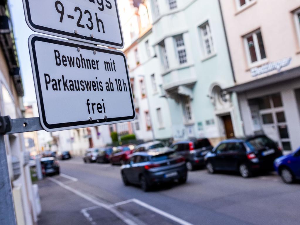 Düsseldorf: Abgelaufene Parkausweise: Anwohnern drohen Knöllchen