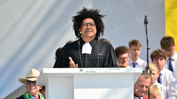 Kirchentag verurteilt Hasskommentare gegen Predigende