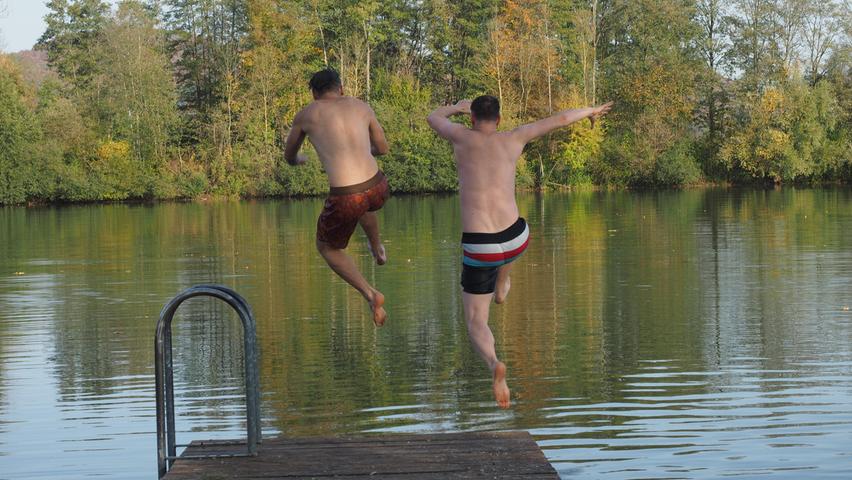 Rein ins Vergnügen: Der Baggersee bei Happurg lockt im Sommer große und kleine Badefreunde an.