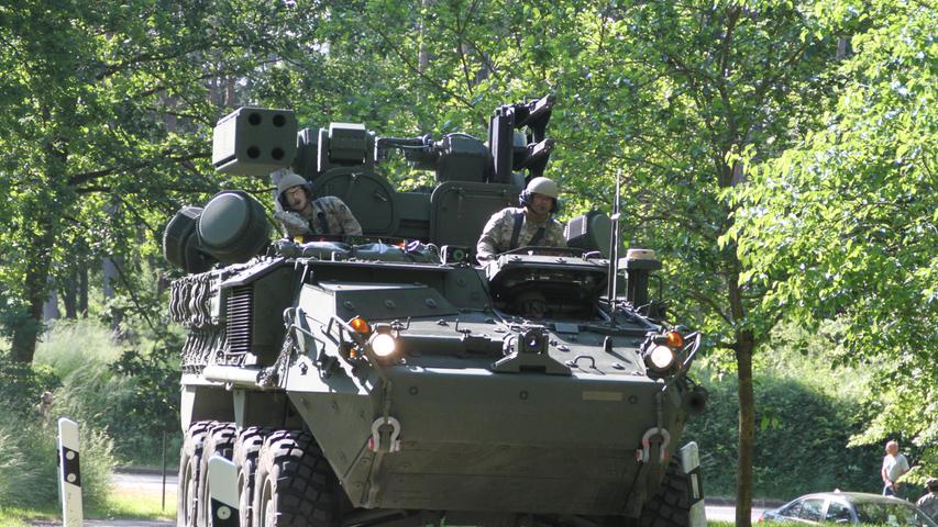 Ankunft des Stryker-Flugabwehrpanzers der US-Streitkräfte im Museum. Die Fahrzeuge sind bei Ansbach stationiert und üben oft auch in Grafenwöhr. Die M-Shorad genannten Kurzstrecken-Flugabwehr-Systeme sind die modernsten der US-Army in Europa.