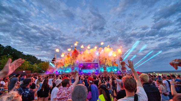 WUG-Burning-Beach-Freitag