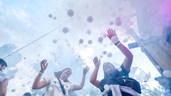 Die Festivalmacher vom Concertbüro Franken hatten sich ein paar Neuerungen auf dem Gelände überlegt und zwei der drei Bühnen ein neues Outfit verpasst.