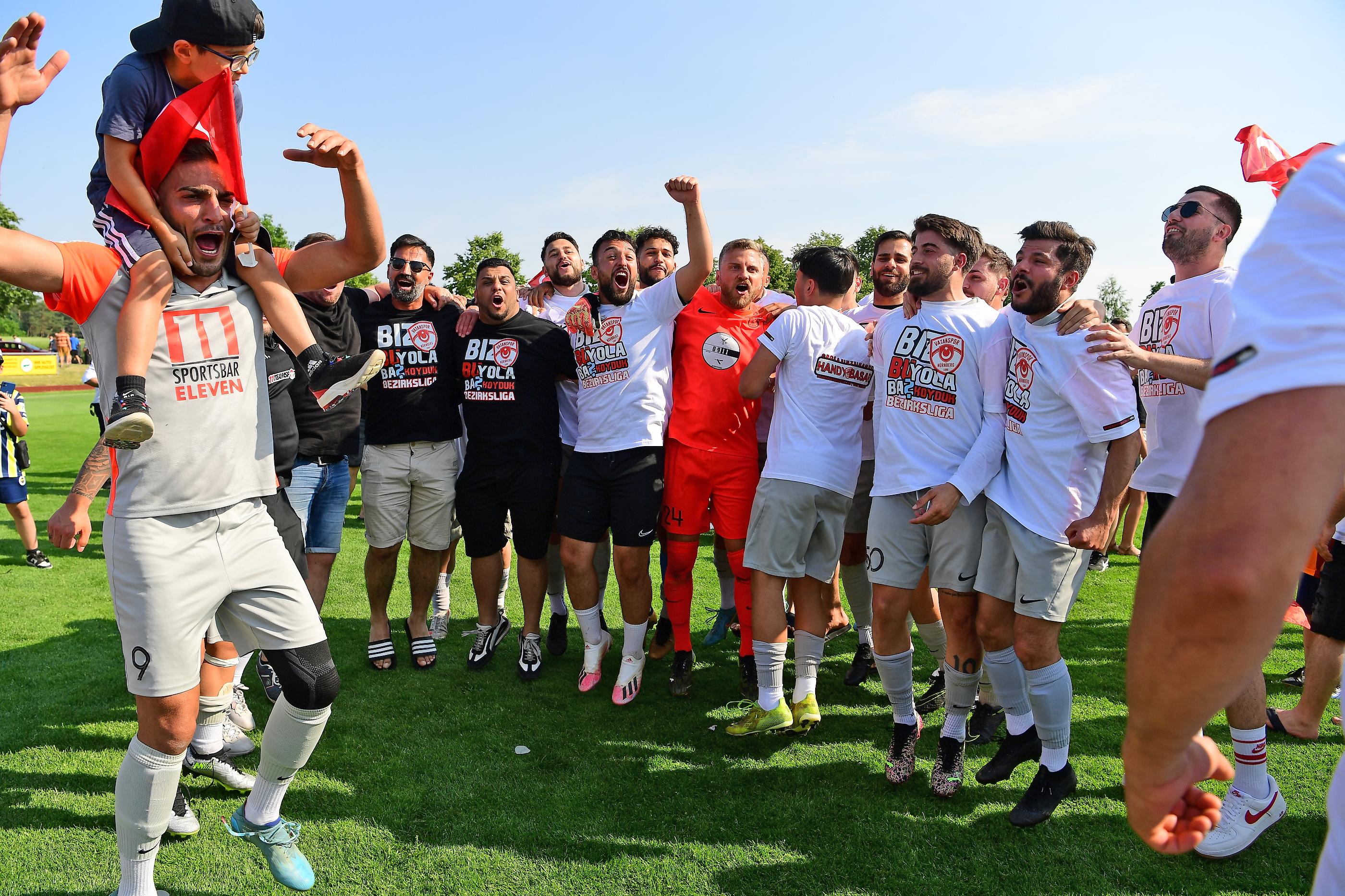 Vatanspor Nürnberg gewinnt in der Relegation und steigt auf