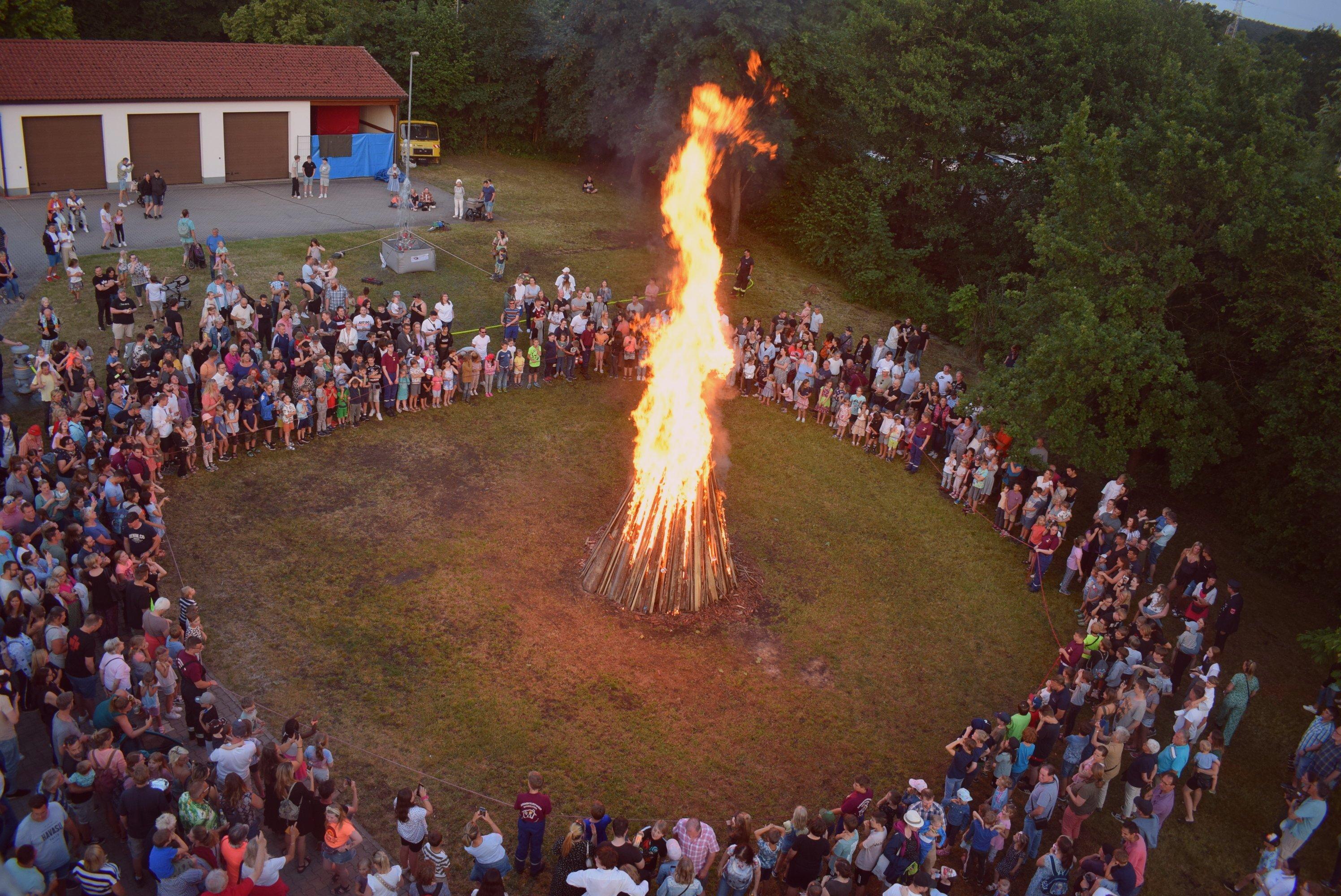 ROT-FFW-Wendelstein-Sonnwendfeier