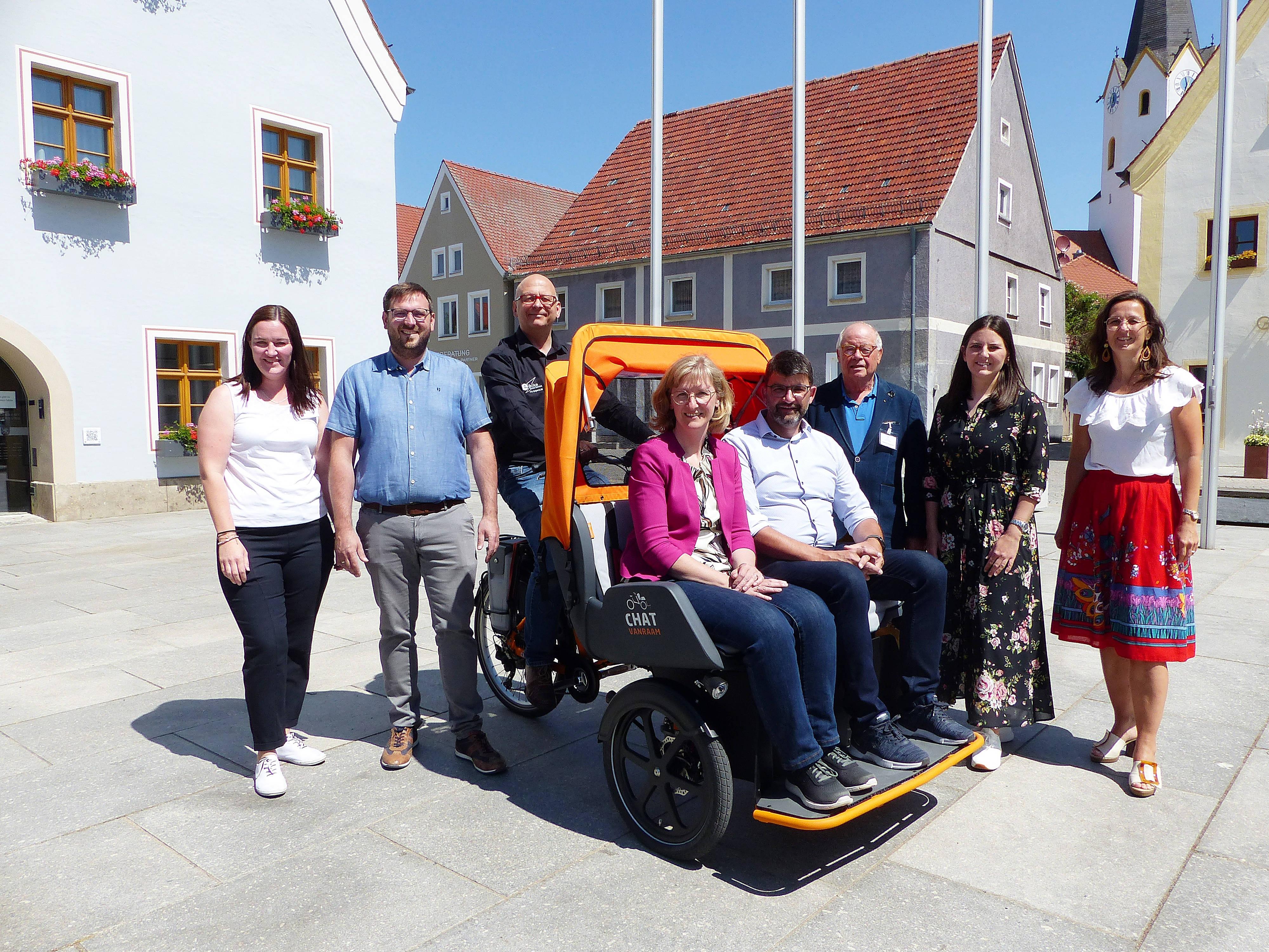 Endlich mobil: Mit der E-Rikscha durch Freystadt