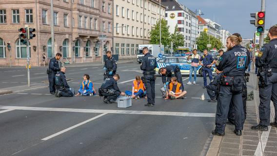 Nach Klebe-Protest: Warum in Nürnberg jetzt weitere Blockaden drohen