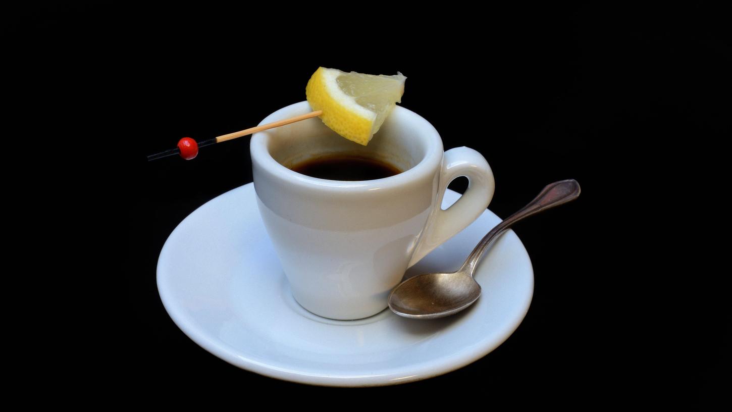 In Italien längst bekannt, jetzt auch international im Trend: Kaffee mit Zitrone.