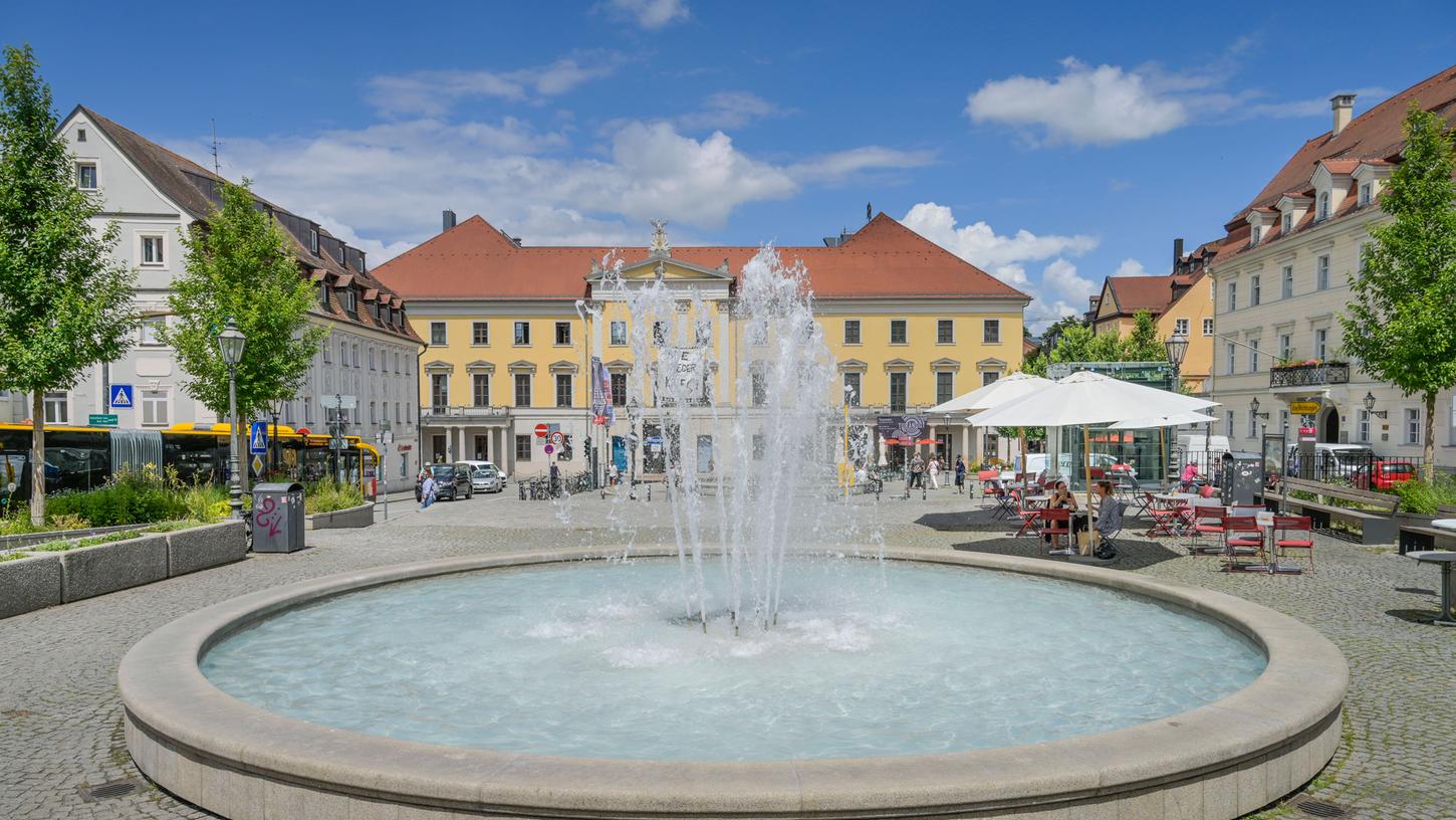 Eigentlich sollten die Brunnen am Bismarckplatz nach der Sanierung durch die Stadt Regensburg genau so aussehen. 