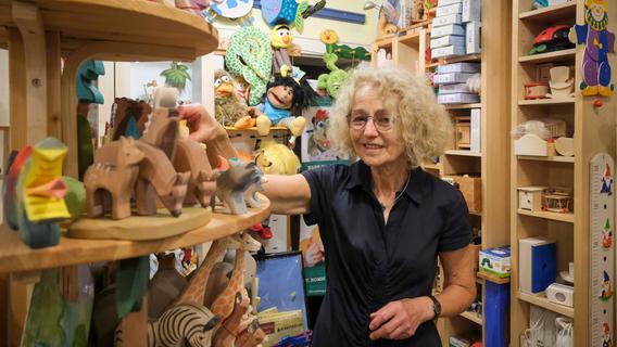 Einer von Nürnbergs ältesten Spielwarenläden: Inhaberin Ursula Motsch gibt "Die Spielzeugkiste" ab
