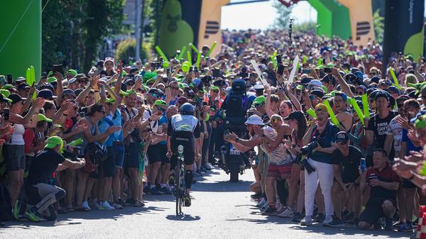 Einmalige Bilder vom Solarer Berg, die um die Welt gehen.