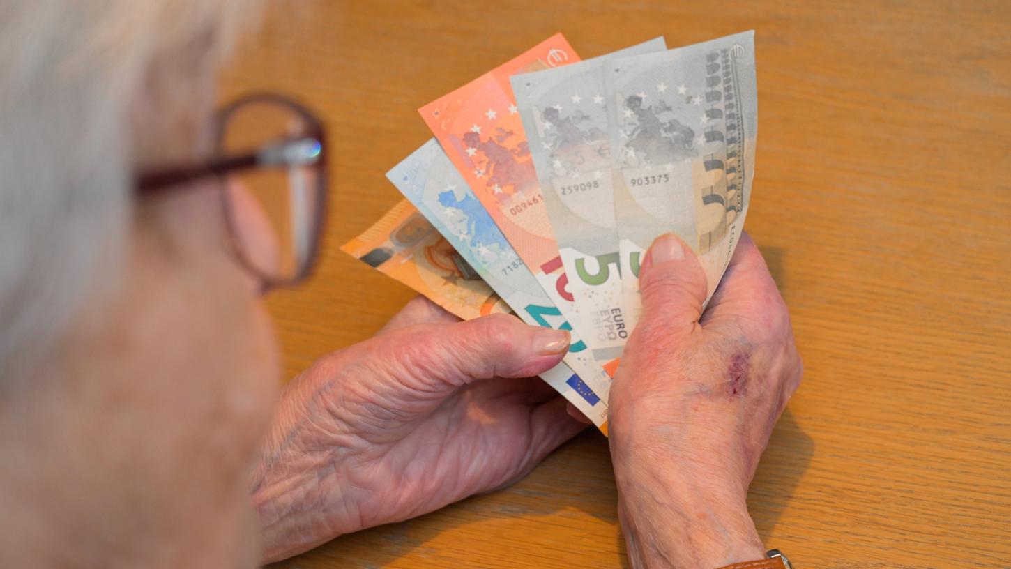 Werden im Monat 125 Euro nicht ausgeschöpft, kann der Restbetrag in den Folgemonaten innerhalb eines Kalenderjahres genutzt werden, wie die "Verbraucherzentrale" schreibt. (Symbolbild) Werden im Monat 125 Euro nicht ausgeschöpft, kann der Restbetrag in den Folgemonaten innerhalb eines Kalenderjahres genutzt werden, wie die "Verbraucherzentrale" schreibt. (Symbolbild)