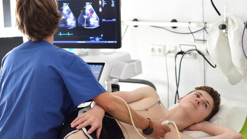 Gute Nachrichten: Laut Kinderkardiologin PD Dr. Dr. Isabelle Schöffl sieht Lucas’ Herz im Ultraschall wie ein ganz normales gesundes Organ aus. 