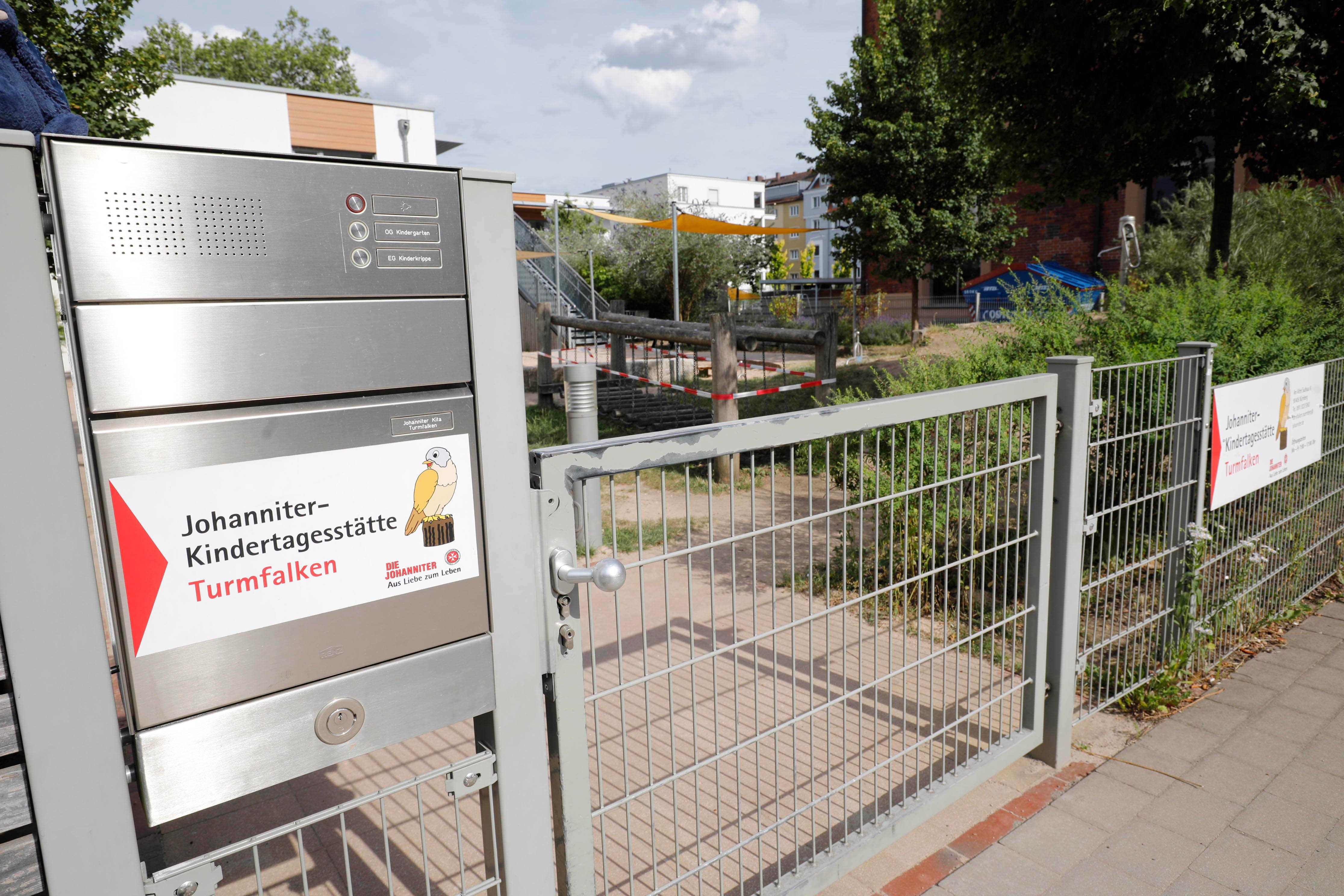 Turmfalken schließen
