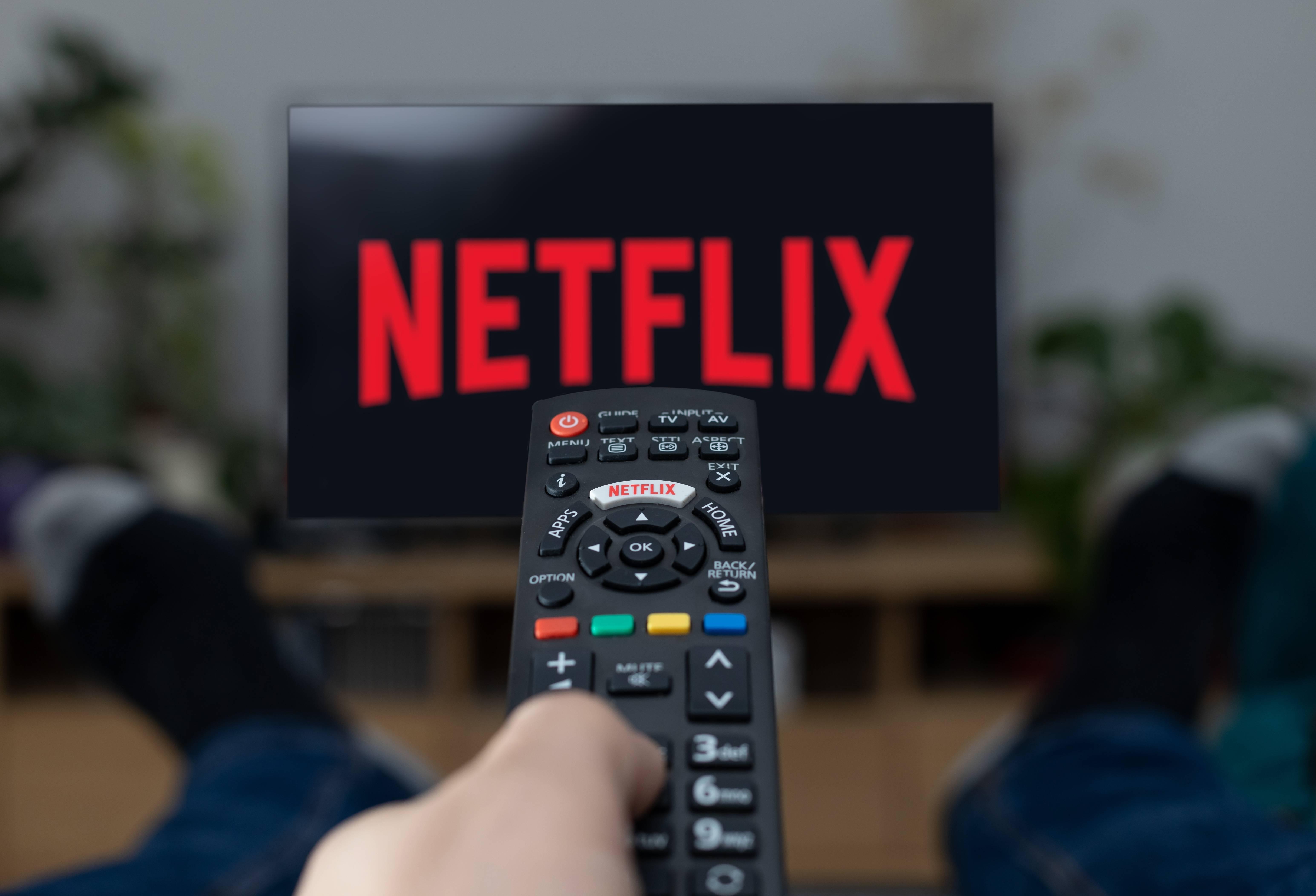 How to get on sale netflix app on tv