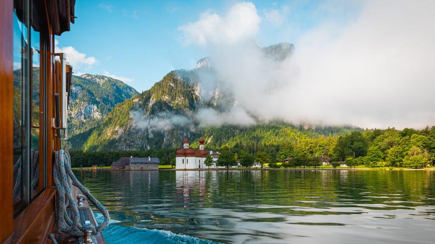 Nicht nur der Königssee ist ein Highlight, auch die anliegenden Kirchen und Berge sind traumhaft. Nicht nur der Königssee ist ein Highlight, auch die anliegenden Kirchen und Berge sind traumhaft.