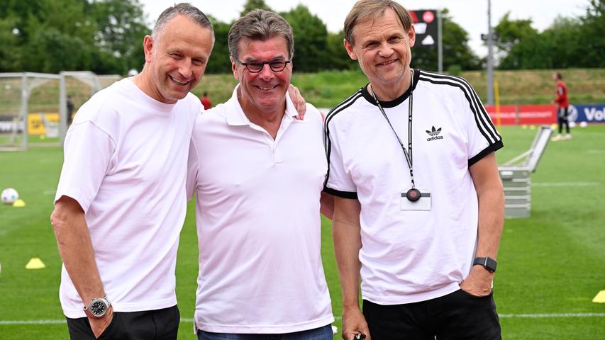 Oliver Brüggen (Senior Director PR adidas ), Dieter Hecking (Vorstand Sport 1. FC Nürnberg) und Björn Gulden (CEO Vorstandsvorsitzender Adidas).