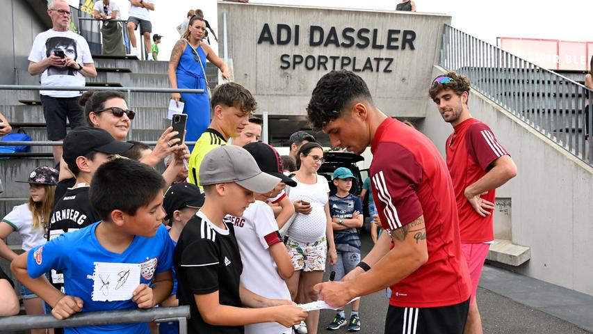 Der 1. FC Nürnberg trainiert bei Adidas in Herzogenaurach