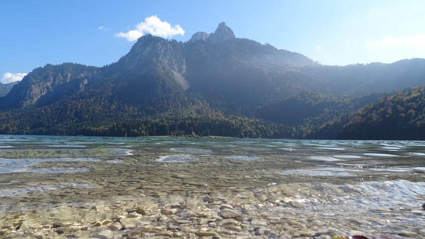 Der Alpsee liegt nahe des Schlosses Neunschwanstein. Der Alpsee liegt nahe des Schlosses Neunschwanstein.
