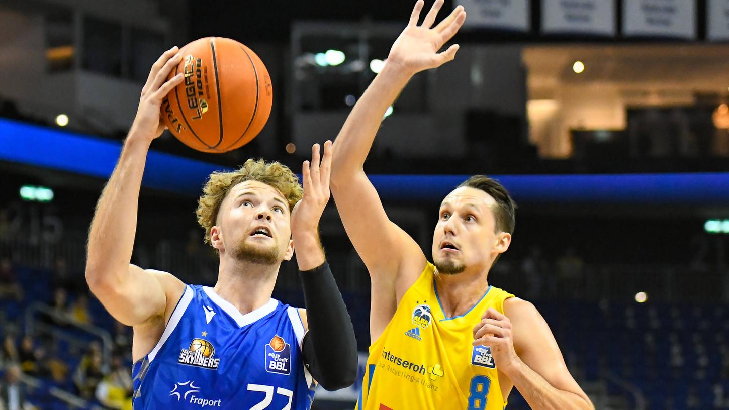 "Die letzten drei Jahre waren sehr lehrreich für mich und ich konnte mein Spiel und mich weiterentwickeln": Mit Frankfurt lernte Matthew Meredith sogar die BBL und Alba Berlins Marcus Eriksson kennen. "Die letzten drei Jahre waren sehr lehrreich für mich und ich konnte mein Spiel und mich weiterentwickeln": Mit Frankfurt lernte Matthew Meredith sogar die BBL und Alba Berlins Marcus Eriksson kennen.