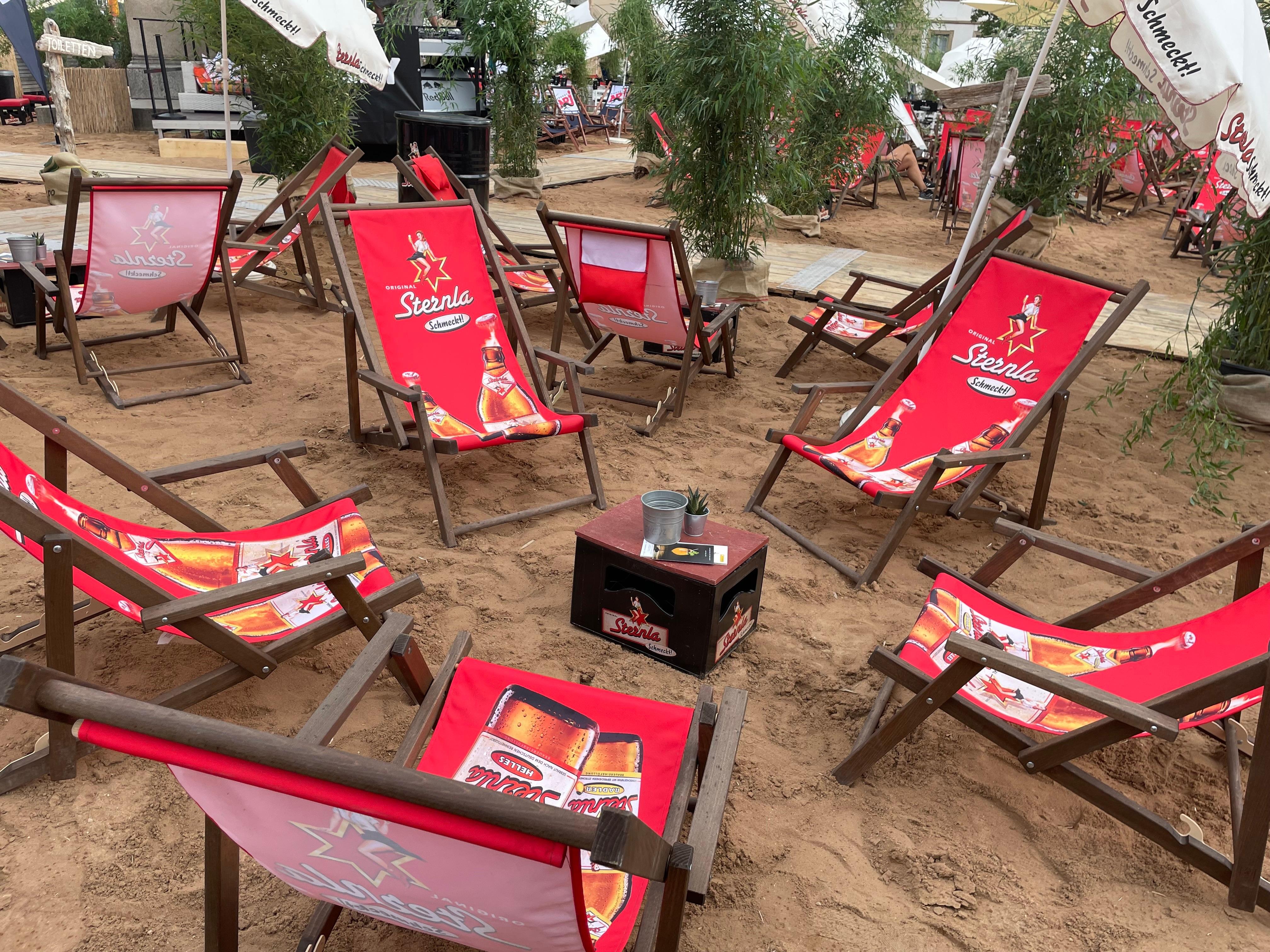 Das Würzburger Sternla Bier aus Würzburg ist der Namensgeber des Strandes. Dank dieser Partnerschaft können die Veranstalter der Gastro-Attraktion mitten in der Stadt realisieren.