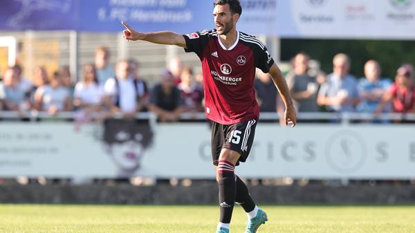 Verteidiger, 1,91 Meter groß, 29 Jahre alt: Ivan Marquez kommt aus der niederländischen Eredivisie von NEC Nijmegen. In Nijmegen gehörte Marquez in der abgelaufenen Saison zu den Leistungsträgern. Mit Ausnahme des letzten Spieltags stand er stets in der Startelf. Dabei gelangen dem Innenverteidiger drei Tore und eine Vorlage. Rebbe sieht in Marquez einen "Führungs- und Mentalitätsspieler", der dem Club mit seiner Physis und Erfahrung weiterhelfen soll.
