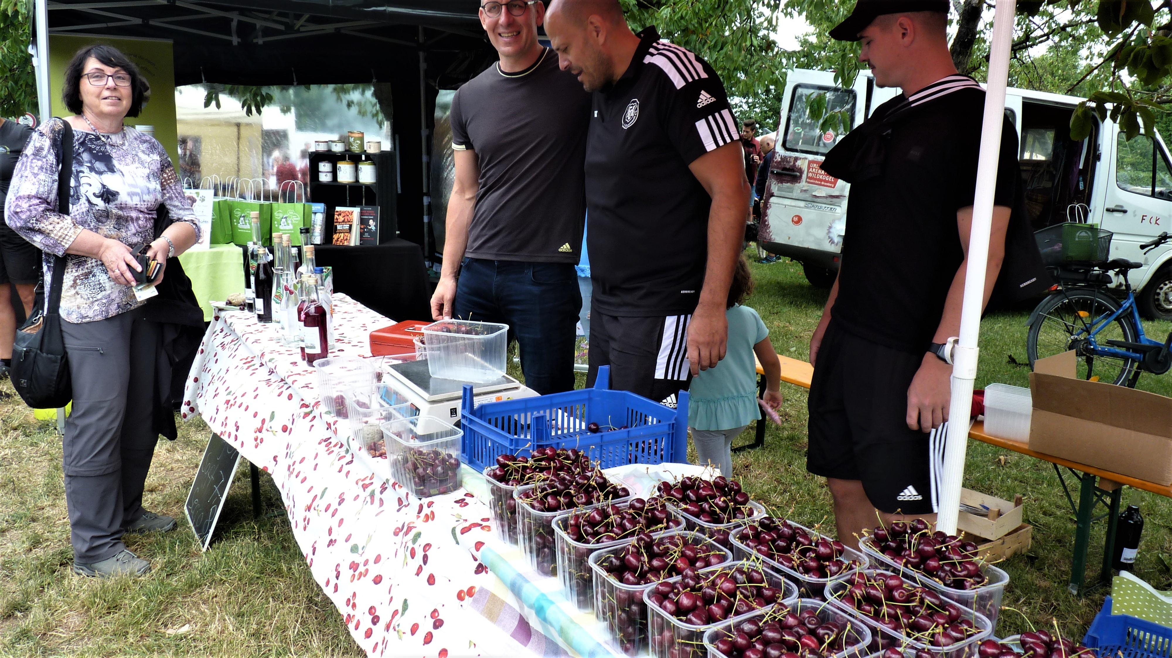 Fest der Kirsche Kalchreuth feierte mit Kirschenkönigin Kirschkirchweih