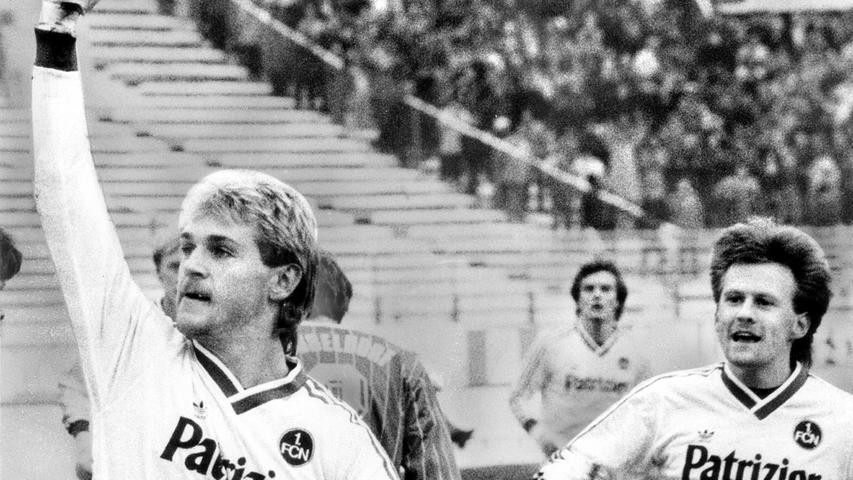 Ecksteins Tore bildeten die Grundlage, dass der Club 1985 die Rückkehr in die Bundesliga bewerkstelligte. Der Höhenflug des neunmaligen Deutschen Meisters sollte sich auch in der Fußball-Beletage fortsetzen. 1988 gelang dem FCN der Sprung aufs europäische Parkett.