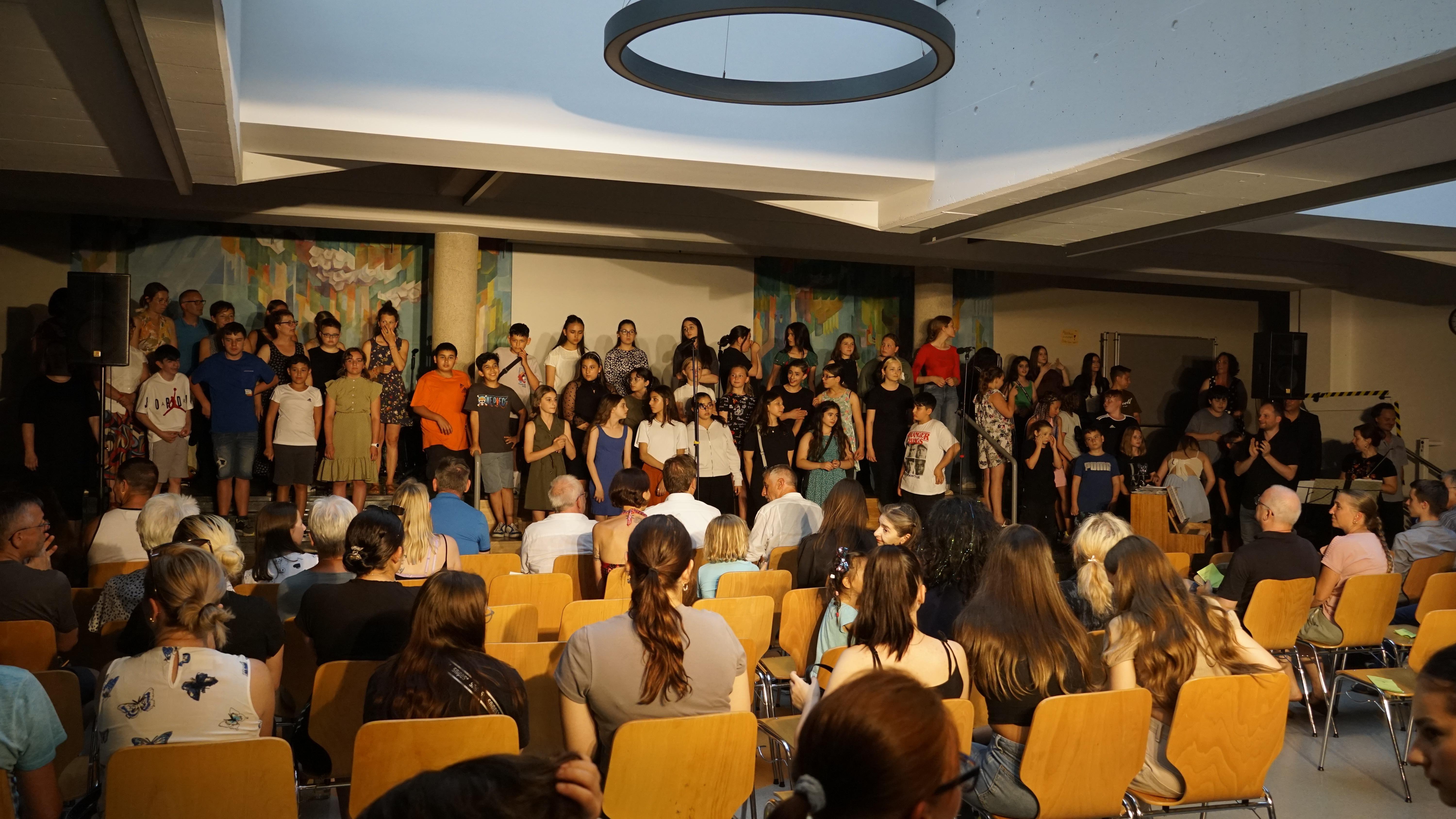 "Ode an die Freude" begeistert in Forchheim die Zuhörer an der Adalbert ...