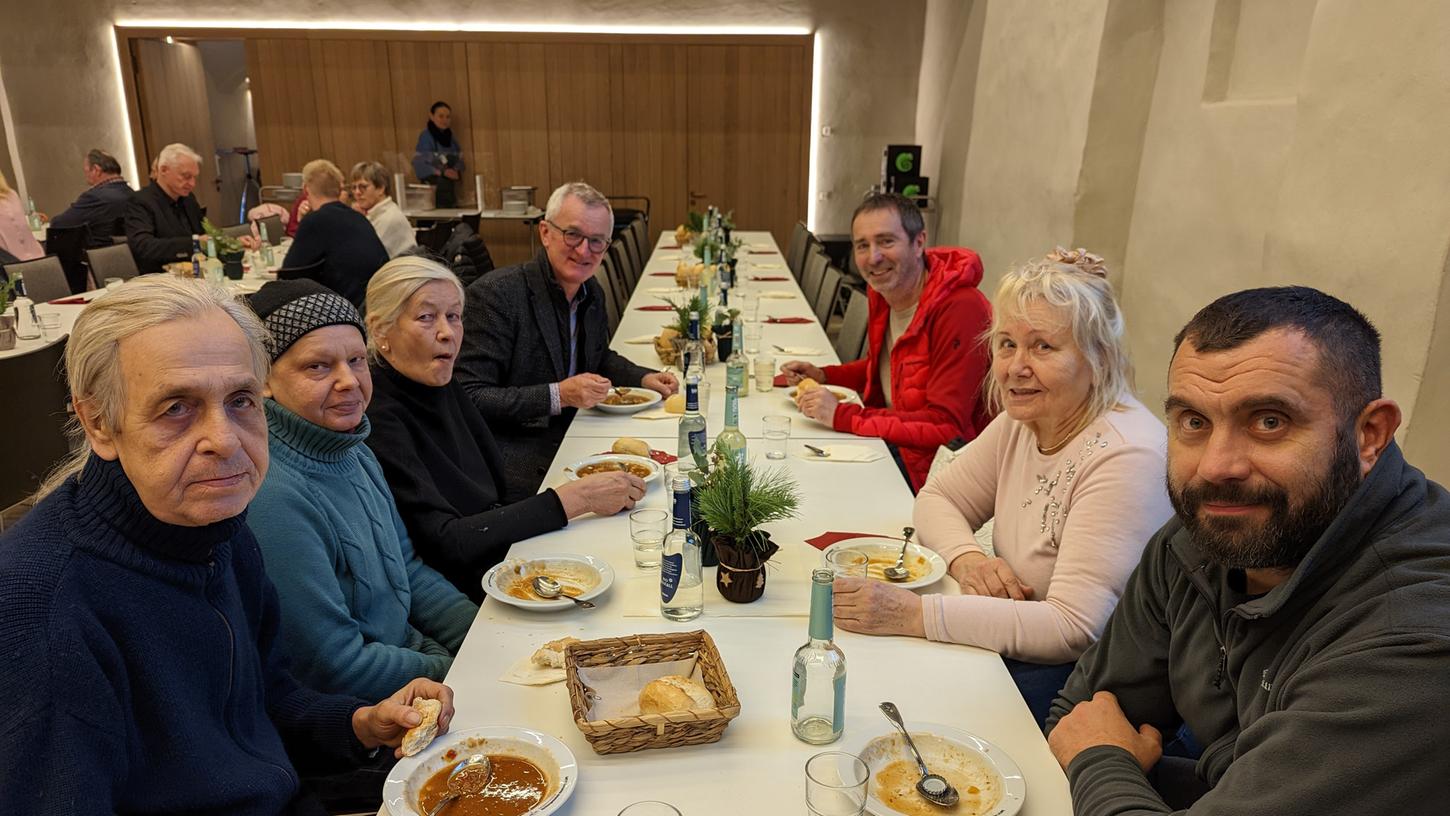 Zum "Mittagstisch mit Herz" kamen regelmäßig viele Menschen in den Klostersaal. Zum "Mittagstisch mit Herz" kamen regelmäßig viele Menschen in den Klostersaal.