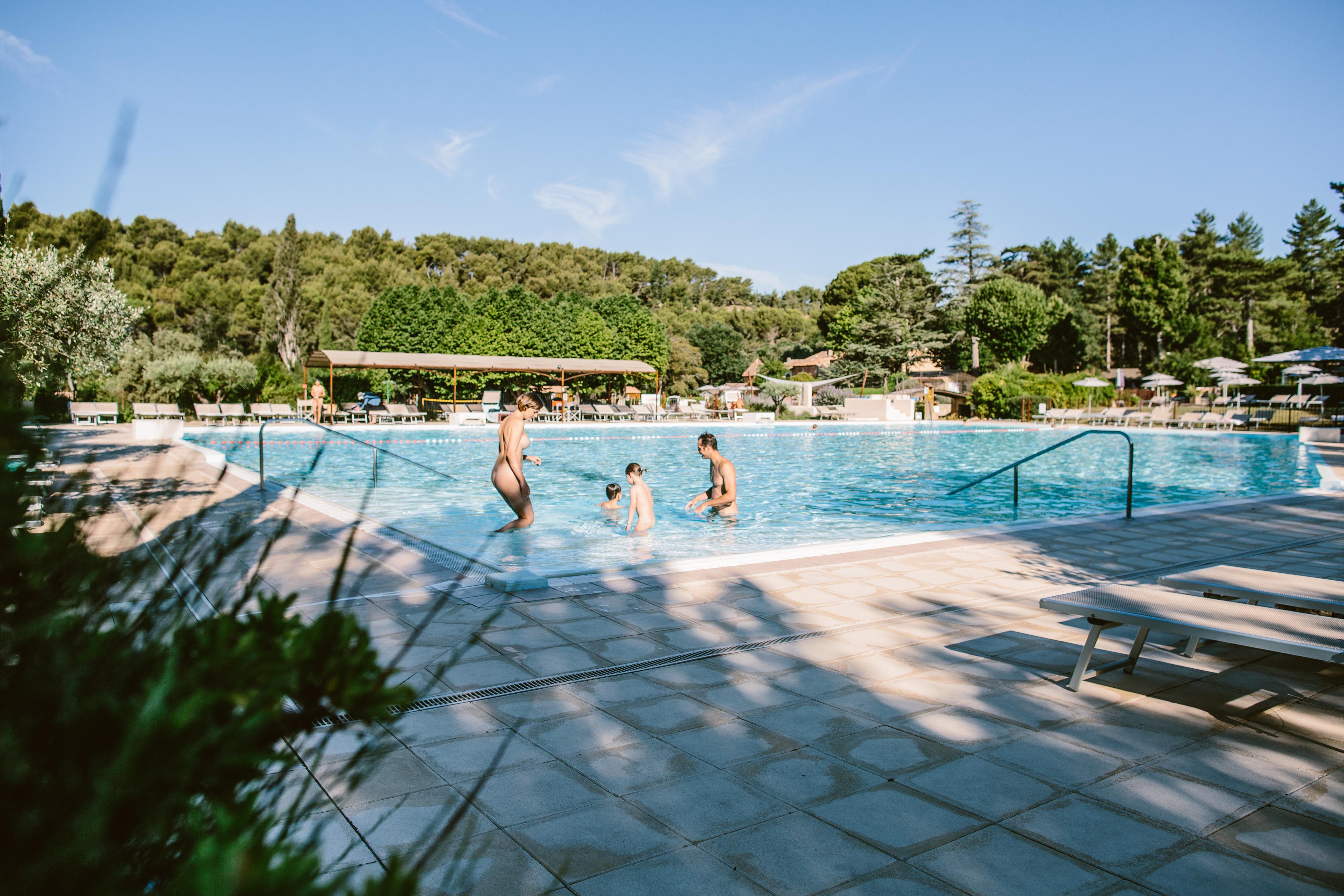 Das erwartet Neulinge beim FKK-Urlaub in einem Ferienresort