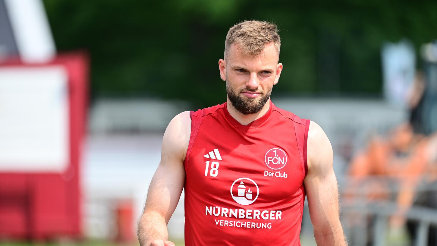 Bald im Bielefelder Blau statt im Nürnberger Rot: Manuel Wintzheimer. Bald im Bielefelder Blau statt im Nürnberger Rot: Manuel Wintzheimer.