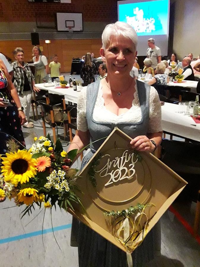 Blumen für die neue Hilpoltsteiner Pfalzgräfin Christine Fürnkäß. Blumen für die neue Hilpoltsteiner Pfalzgräfin Christine Fürnkäß.
