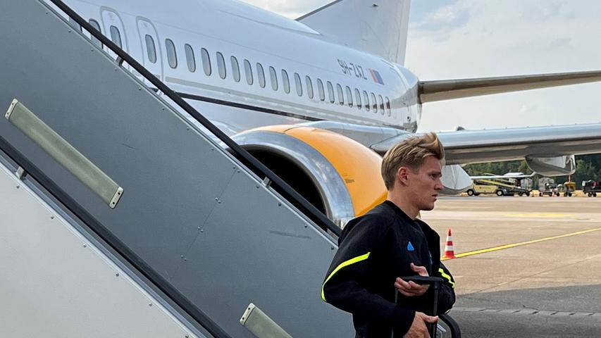 Hier kommt der Kapitän: Arsenal-Lenker Martin Ødegaard betritt Nürnberger Boden.