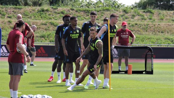 In der abgelaufenen Saison waren die Top-Torschützen Arsenals der Norweger Martin Ödegaard und Gabriel Martinelli, beide jeweils mit 15 Treffern.