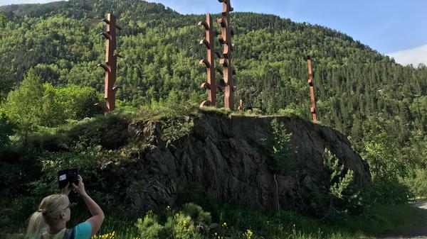 Die Stehlen im Naturpark Vall de Sorteny erinnern an die frühere Fenstervergitterungen, wie man sie heute noch an alten Gebäuden sieht. Die "Estripagecs" sollten die Häuser und Hütten vor Einbrechern schützen.