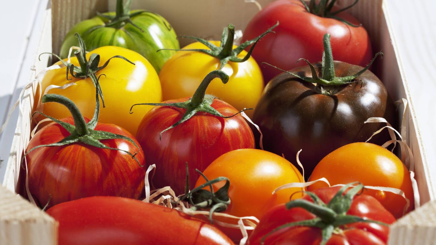 Tomatenarten gibt es viele, aber welche Art ist eigentlich die Tomate? Die überraschende Antwort finden Sie im Artikel.